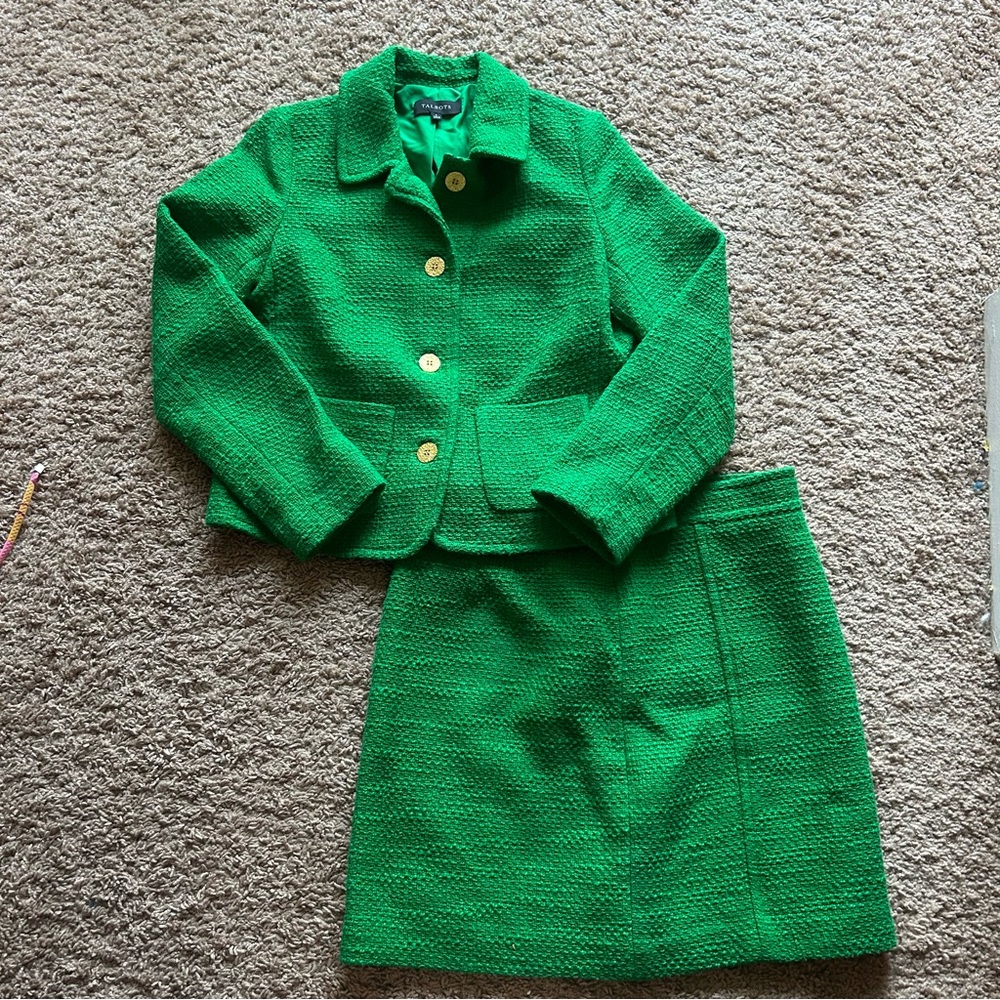 Talbots blazer and skirt suit set size 6 green tweed with gold buttons